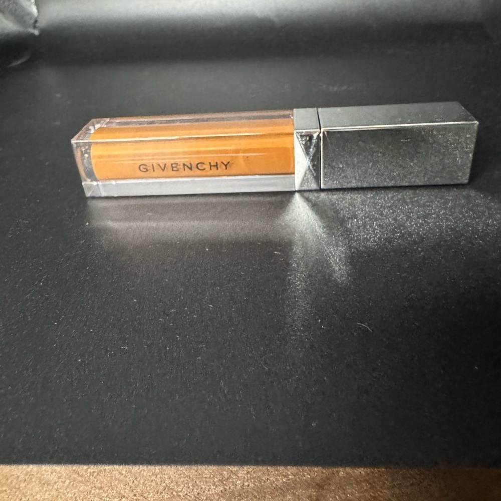 Givenchy Concealer Full size brand new shade 44